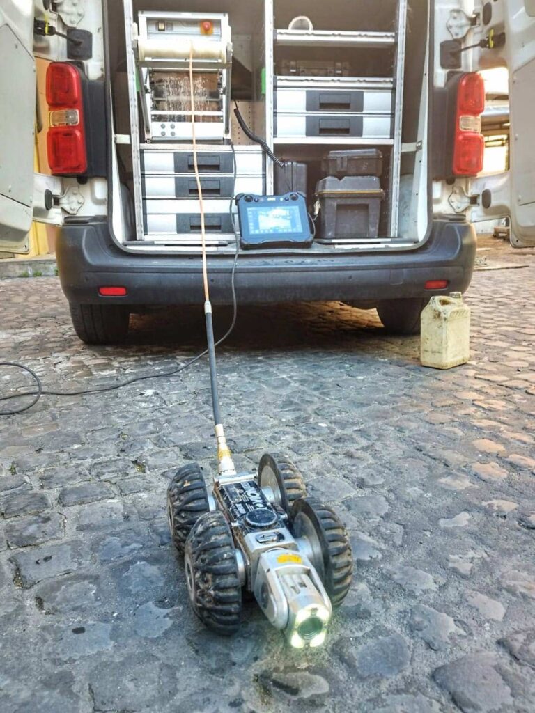 Robot per videoispezione delle tubazioni utilizzato da Insea 2000.